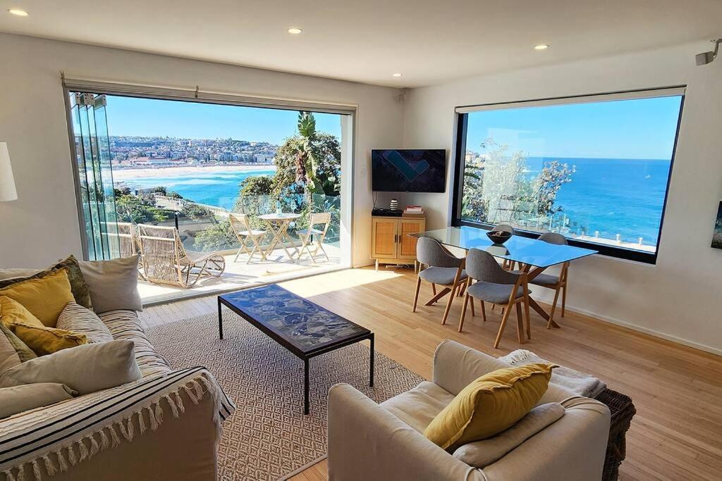 Sweeping Ocean Views - Bondi 2 Bed + Parking Apartment