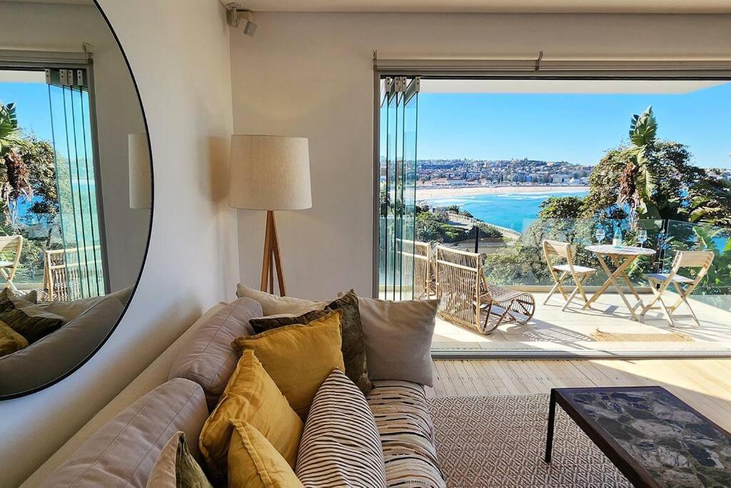 Sweeping Ocean Views - Bondi 2 Bed + Parking Apartment Sydney
