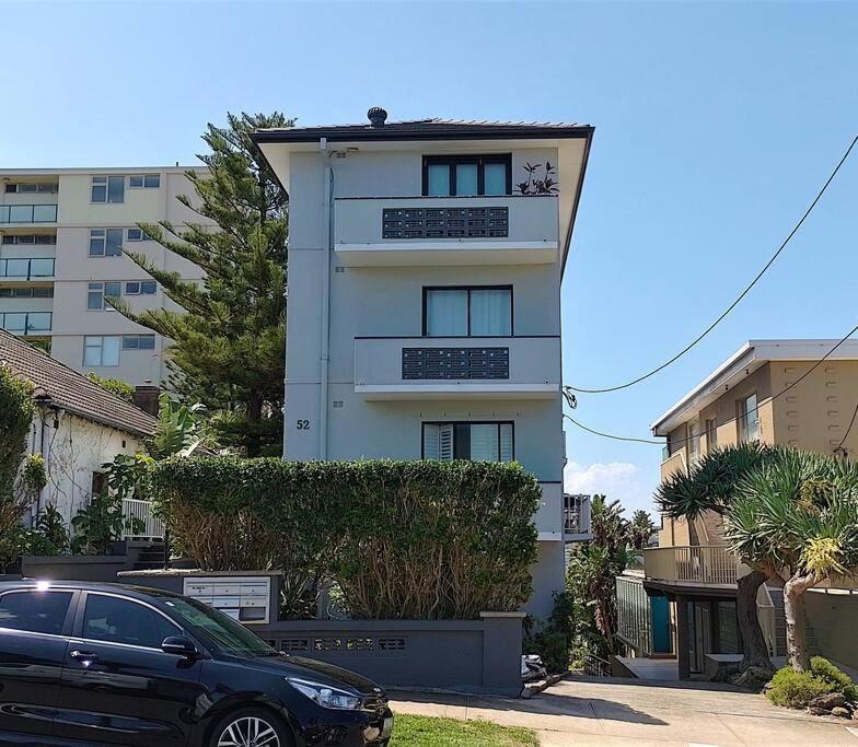 Sweeping Ocean Views - Bondi 2 Bed + Parking Sydney